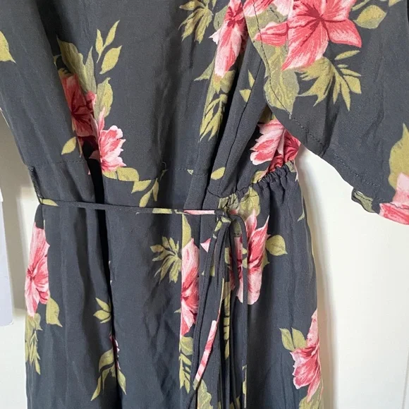 NWT O’Neill Dress Sz XS Cecilia Grey Pink Floral Wrap Around Cold Shoulder - Picture 7 of 9